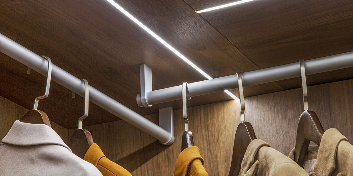 hanging rails in the closet