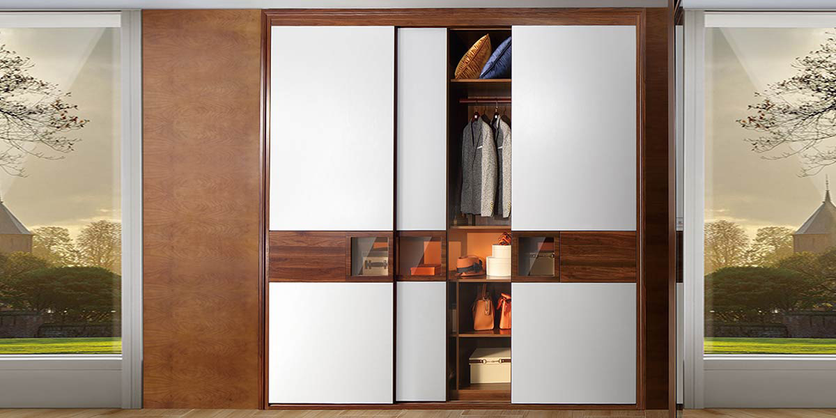 Custom Wardrobe with 3 Sliding Door Custom Wardrobe with 3 Sliding Door