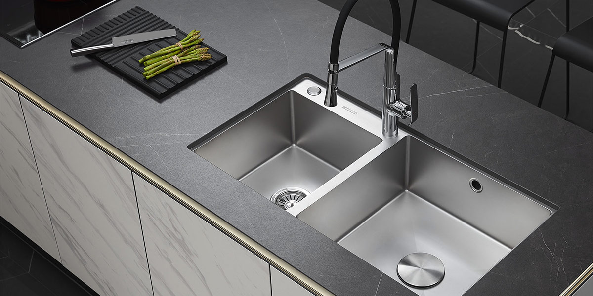 Modern Kitchen Cabinets with Sintered Stone