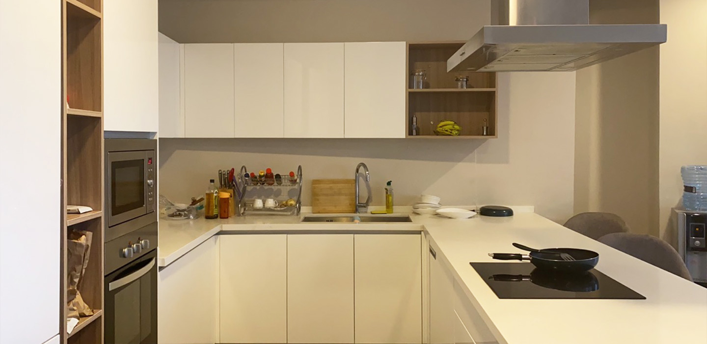 modern white kitchen with peninsula