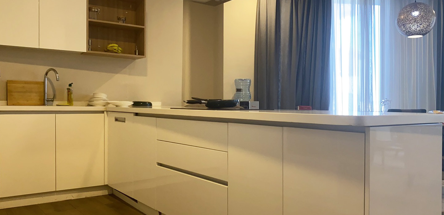 white kitchen with peninsula