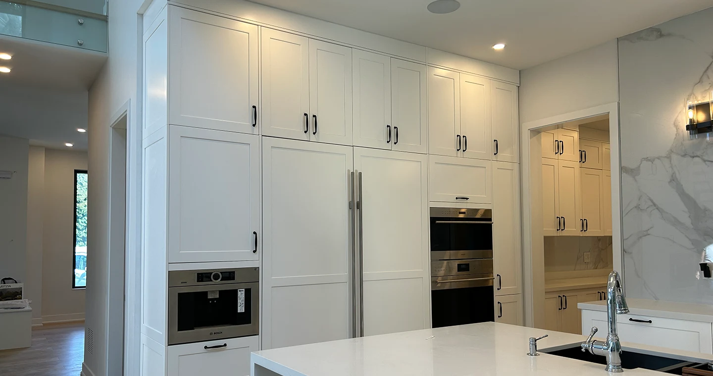 white-shaker-cabinets-with-black-hardware